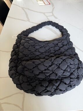 NWT Aritzia large quilt bag